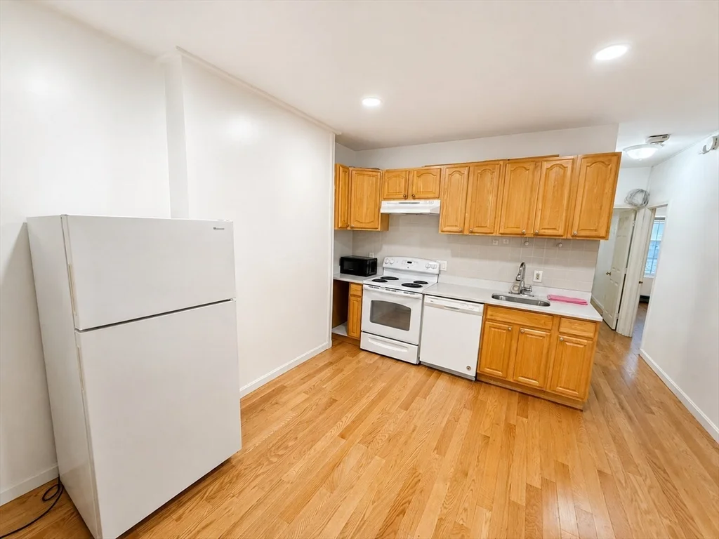 1 bed, 1 bath apartment for rent at 74 Tyler St Unit C, Chinatown — photo 8 of 34