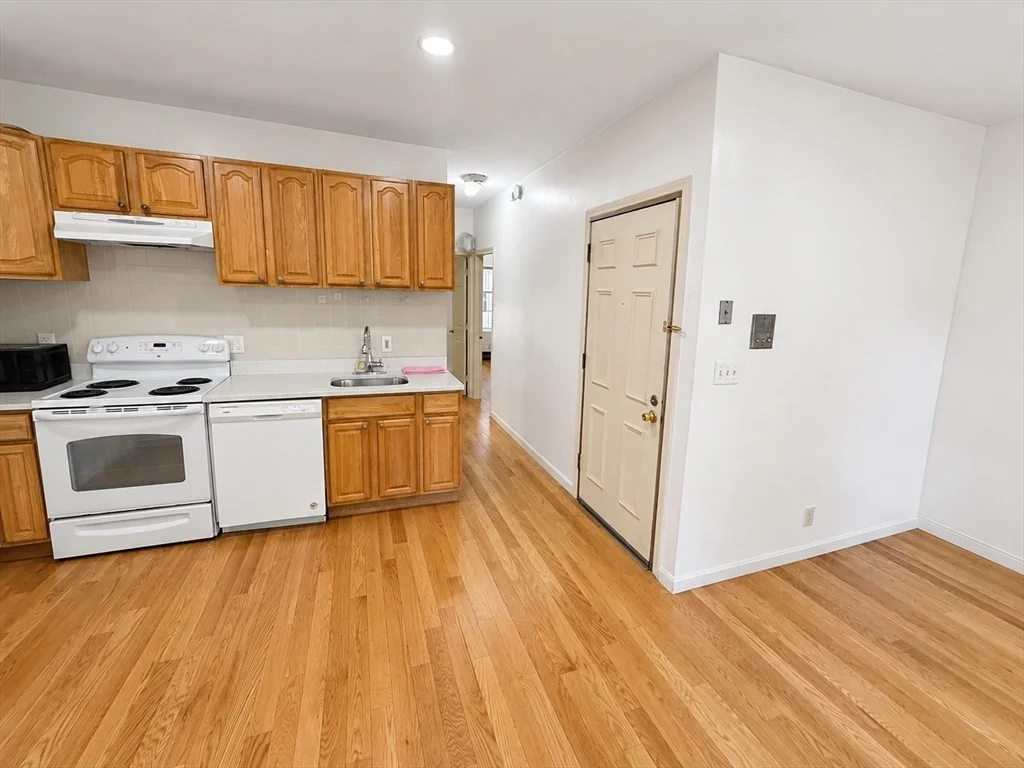 1 bed, 1 bath apartment for rent at 74 Tyler St Unit C, Chinatown — photo 5 of 34