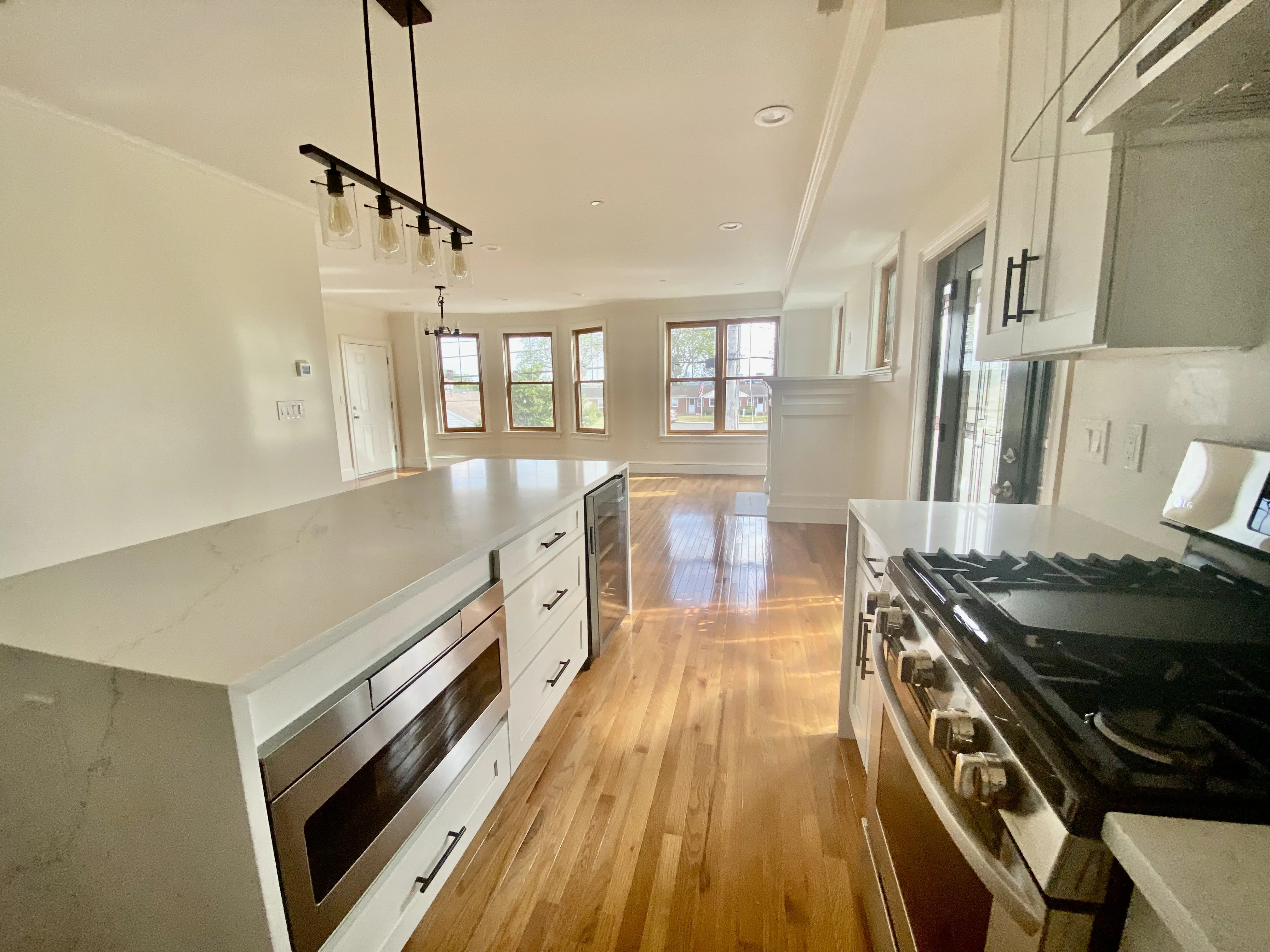 3 bed, 3.5 bath apartment for rent at 74 Union St Unit 2, Everett — photo 2 of 11