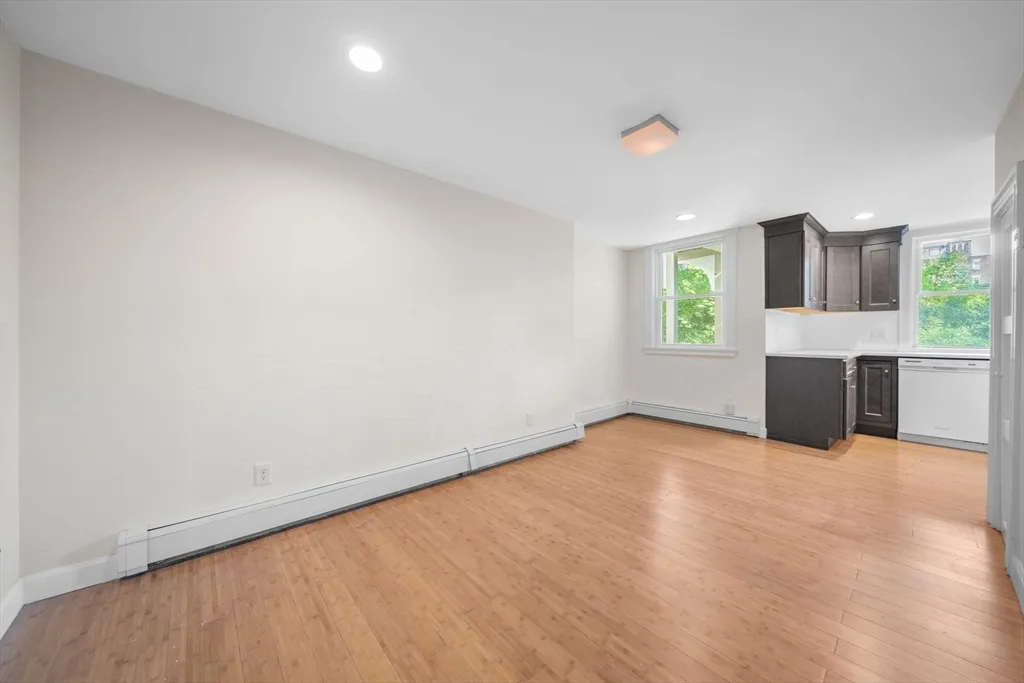 1 bed, 1 bath apartment for rent at 74 University Rd Unit 2, Aspinwall Hill — photo 5 of 14