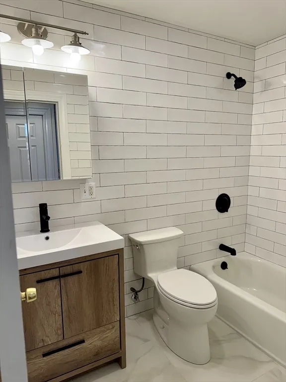 1 bed, 1 bath apartment for rent at 74 University Rd Unit 2, Aspinwall Hill — photo 8 of 14