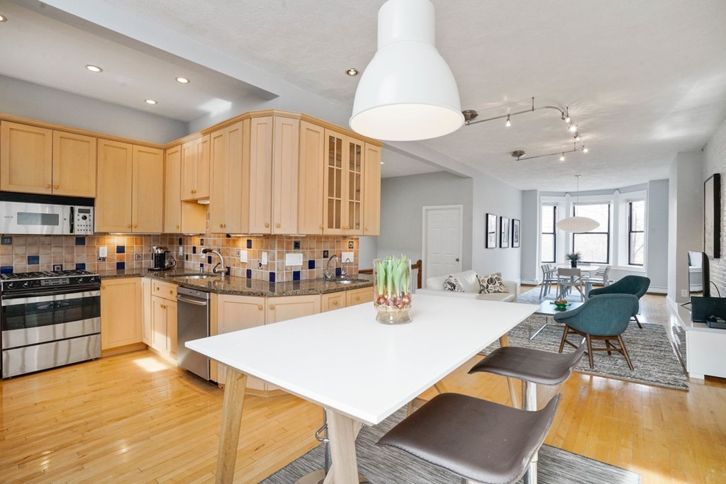 3 bed, 1 bath apartment for rent at 74 W Rutland Sq Unit 3, South End — photo 9 of 24