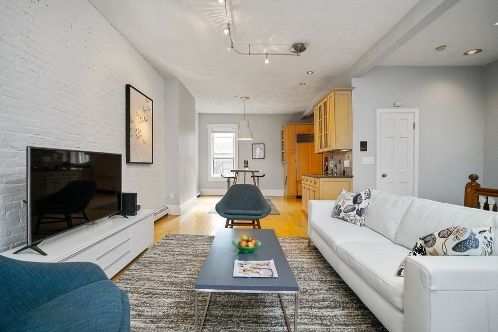 3 bed, 1 bath apartment for rent at 74 W Rutland Sq Unit 3, South End — photo 5 of 24