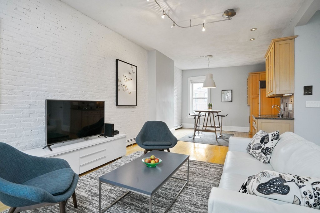 3 bed, 1 bath apartment for rent at 74 W Rutland Sq Unit 3, South End — photo 4 of 24