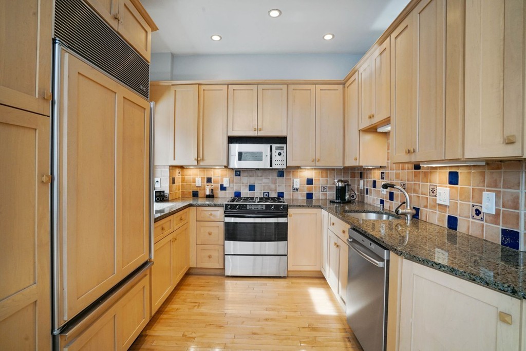 3 bed, 1 bath apartment for rent at 74 W Rutland Sq Unit 3, South End — photo 8 of 24