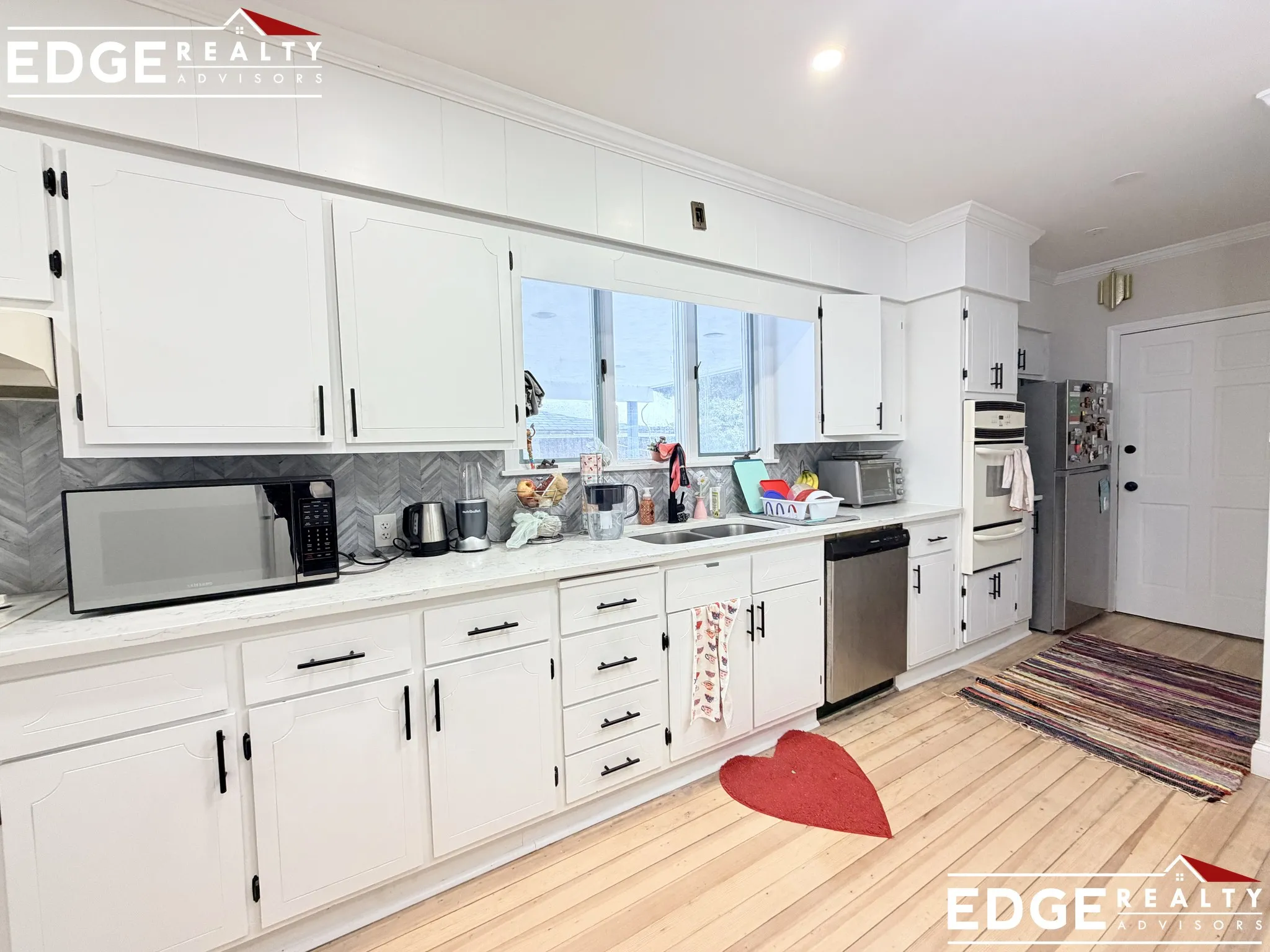 3 bed, 1.5 bath apartment for rent at 74 Wallingford Rd Unit 1, Brighton — photo 1 of 11