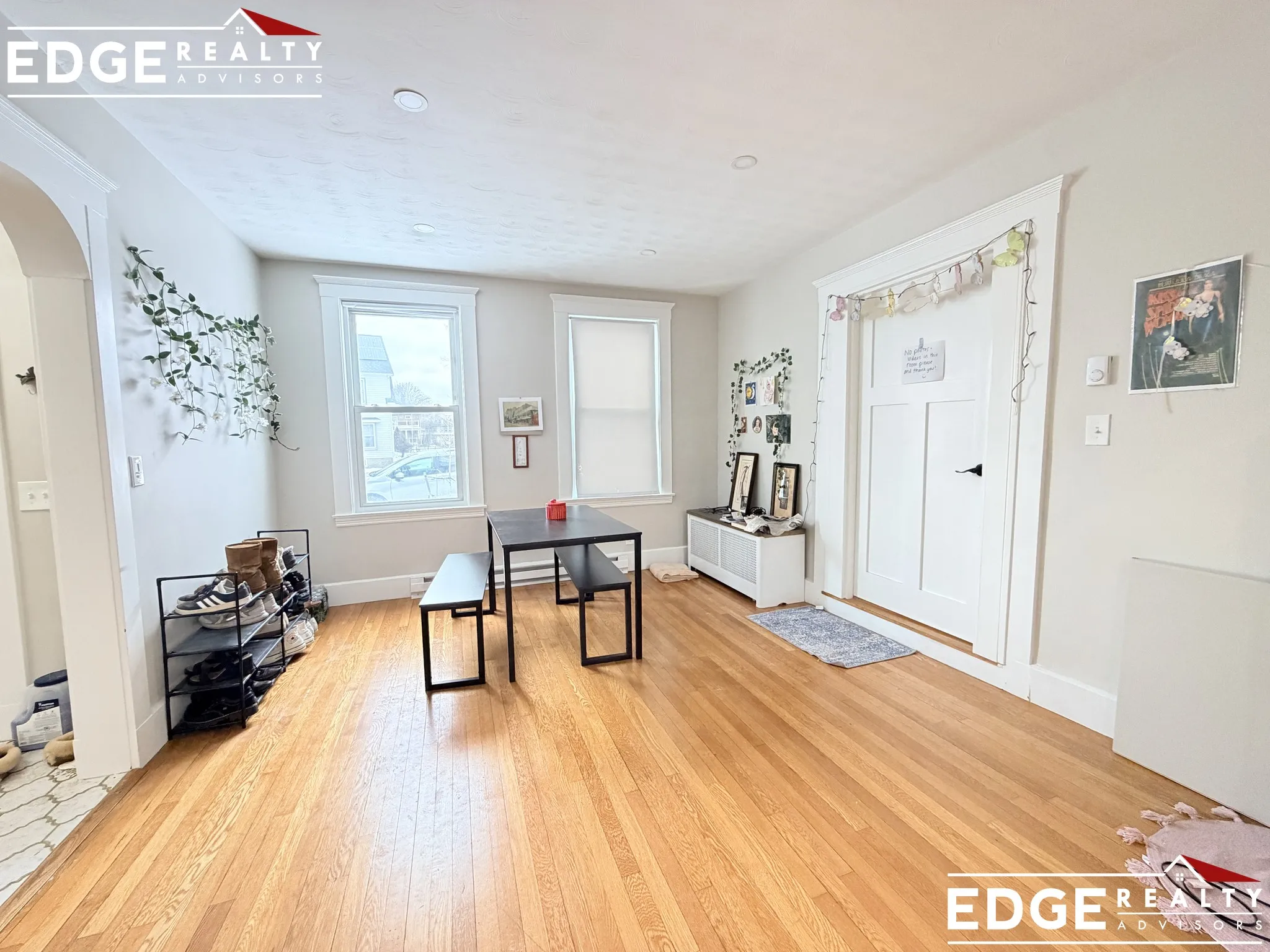 3 bed, 1.5 bath apartment for rent at 74 Wallingford Rd Unit 1, Brighton — photo 4 of 11