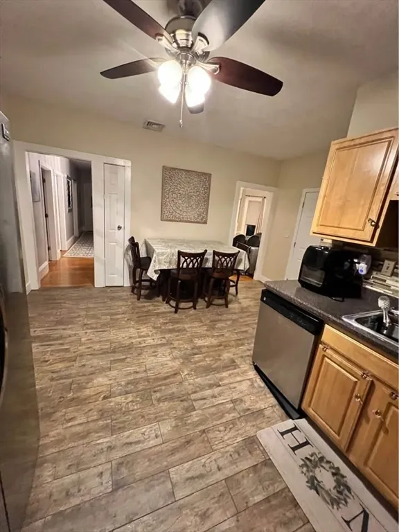 3 bed, 1 bath apartment for rent at 74 Weston St Unit 2, Brockton Heights — photo 6 of 9