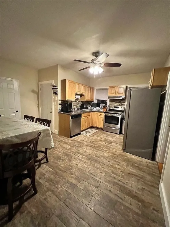 3 bed, 1 bath apartment for rent at 74 Weston St Unit 2, Brockton Heights — photo 5 of 9