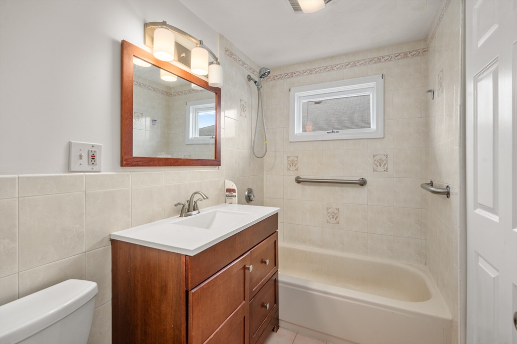 4 bed, 2 bath apartment for rent at 74 Windsor Rd Unit 2, Tufts University — photo 20 of 36