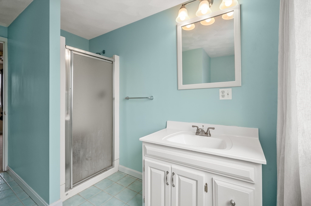 4 bed, 2 bath apartment for rent at 74 Windsor Rd Unit 2, Tufts University — photo 32 of 36