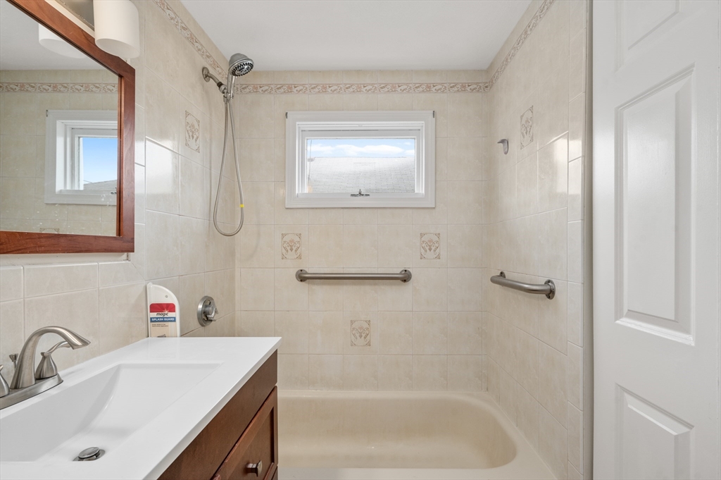 4 bed, 2 bath apartment for rent at 74 Windsor Rd Unit 2, Tufts University — photo 21 of 36