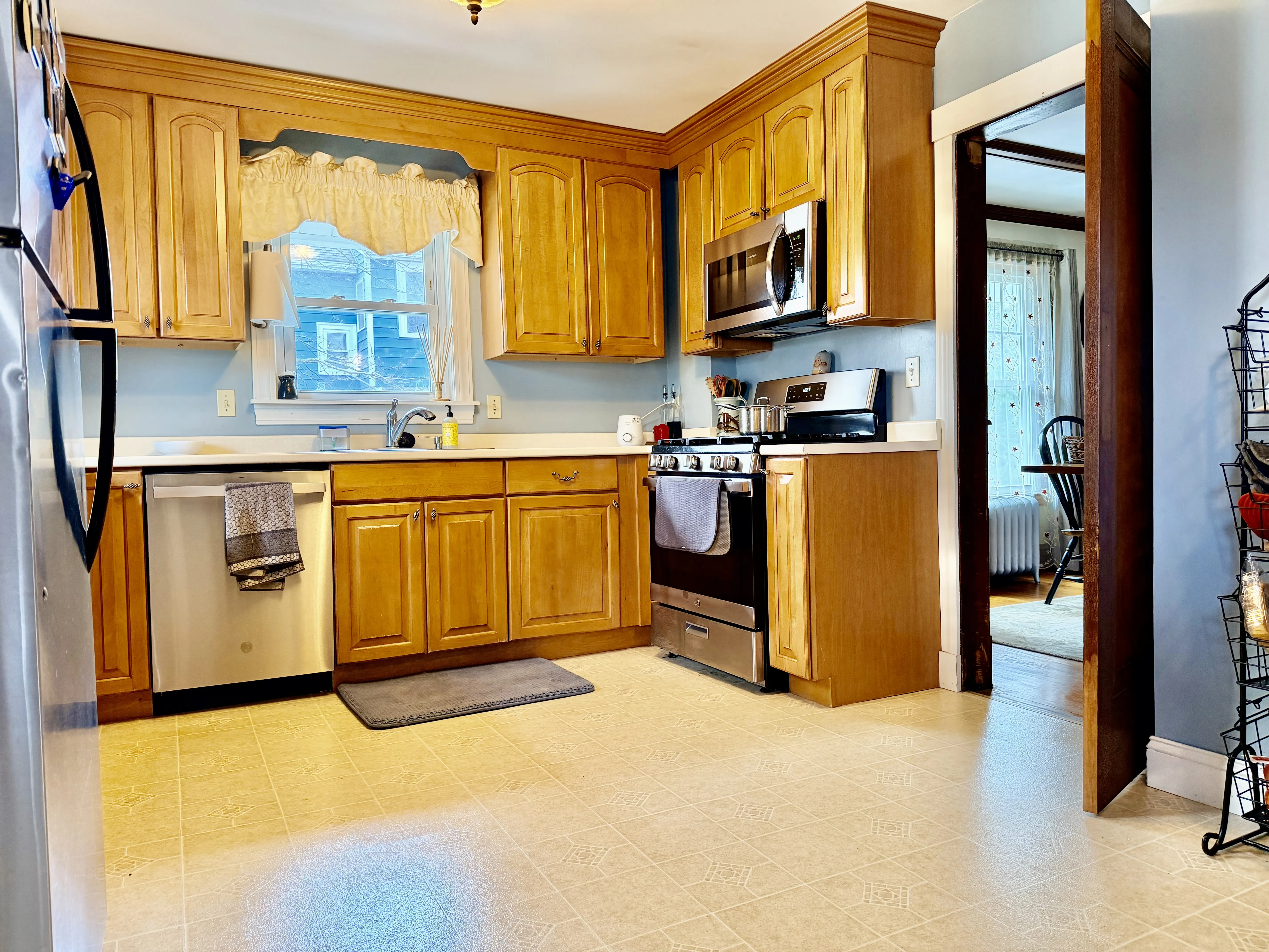 3 bed, 2 bath apartment for rent at 740 Belmont St Unit 740, Watertown — photo 6 of 38