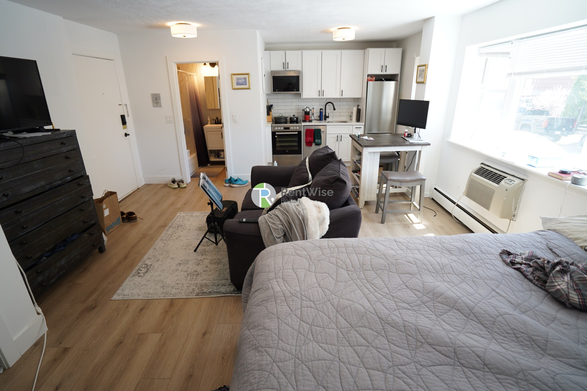 Studio bed, 1 bath apartment for rent at 740 East 7th St Unit 9, South Boston — photo 3 of 9