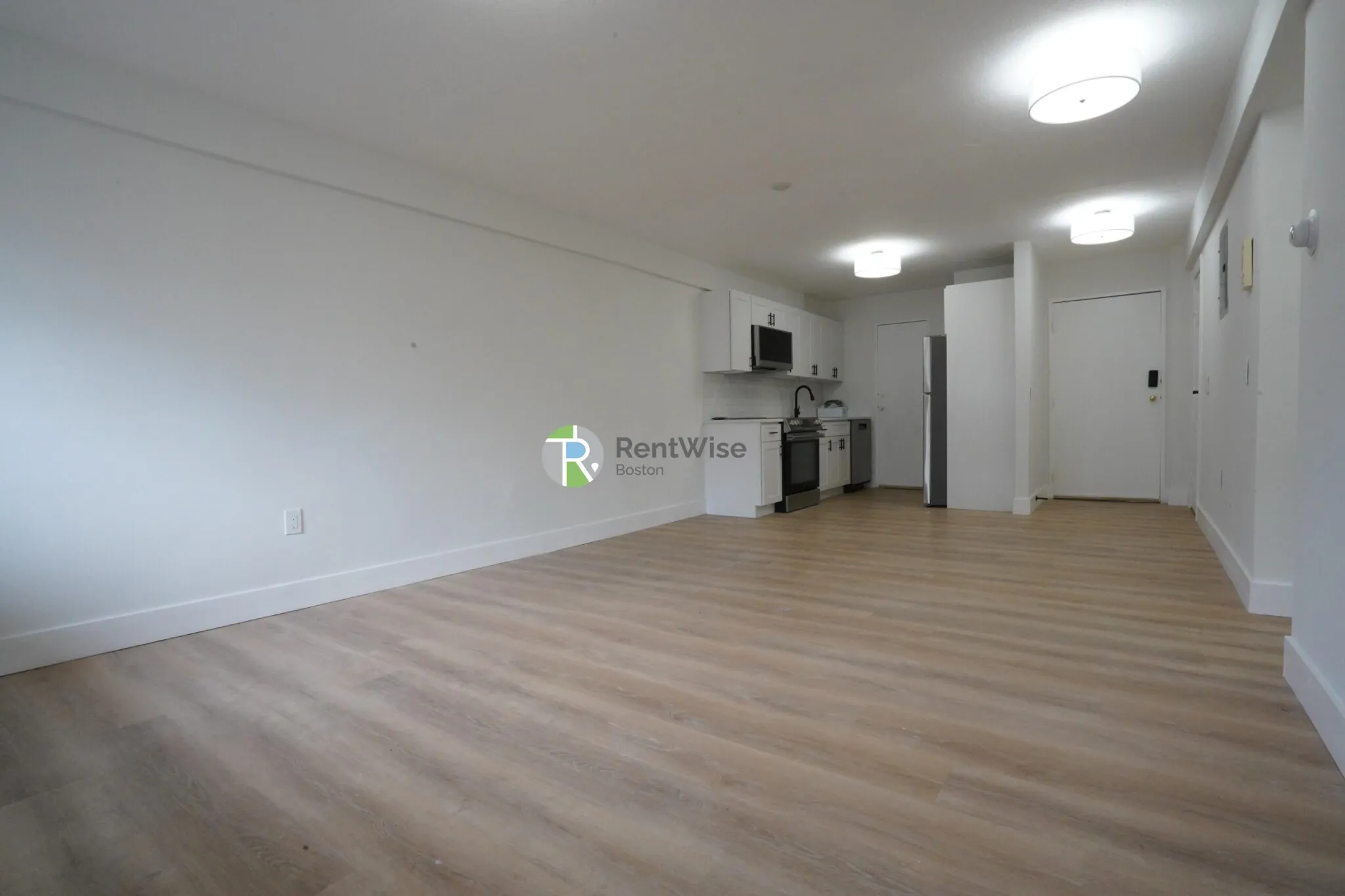2 bed, 1 bath apartment for rent at 741 East 6th St Unit 2, South Boston — photo 3 of 12