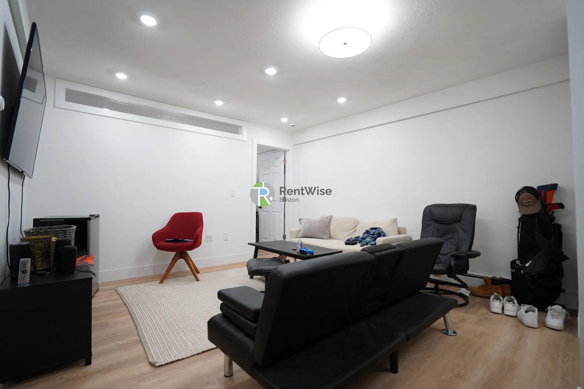 2 bed, 1 bath apartment for rent at 741 East 6th St Unit 8, South Boston — photo 4 of 31