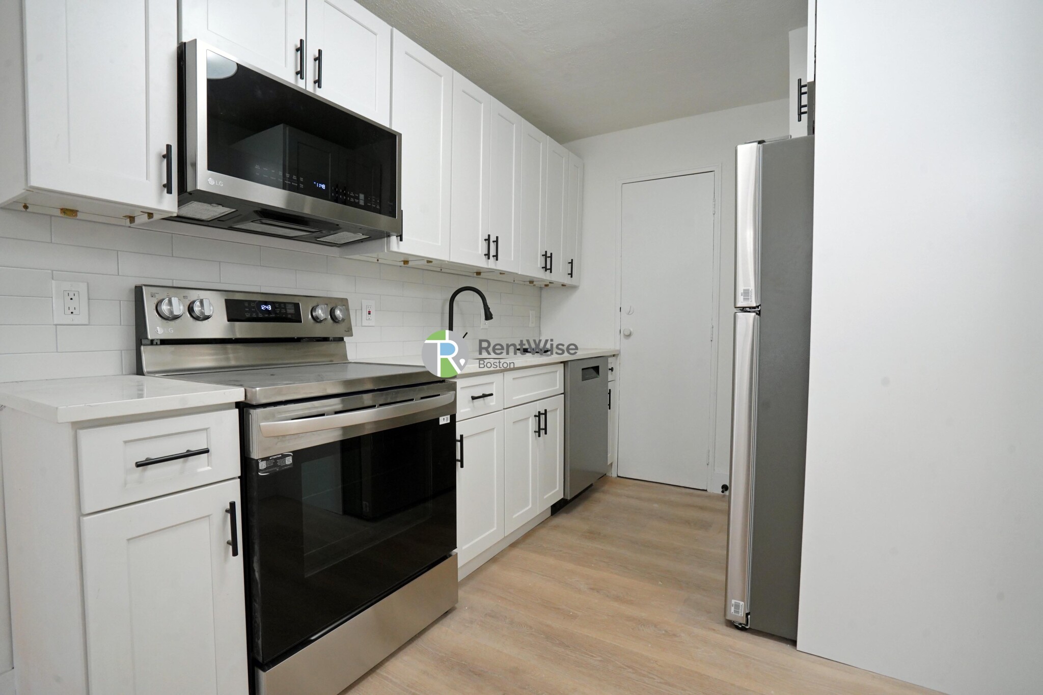 2 bed, 1 bath apartment for rent at 741 East 6th St Unit 9, South Boston — photo 4 of 15