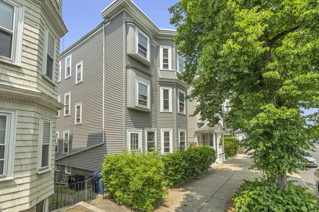 3 bed, 1 bath apartment for rent at 742 Bennington Unit 2, East Boston — photo 15 of 17