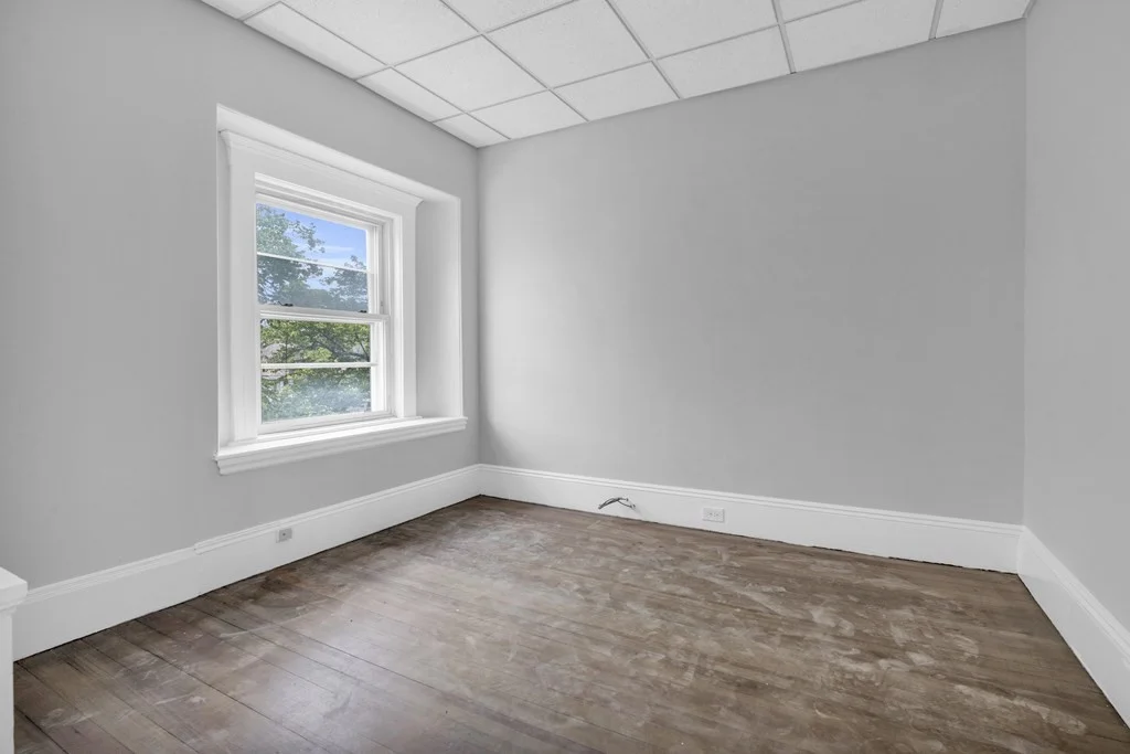 3 bed, 1 bath apartment for rent at 742 Bennington Unit 2, East Boston — photo 2 of 17