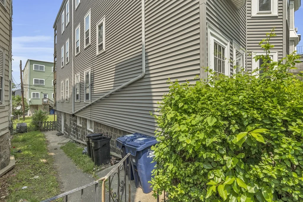 3 bed, 1 bath apartment for rent at 742 Bennington Unit 2, East Boston — photo 16 of 17
