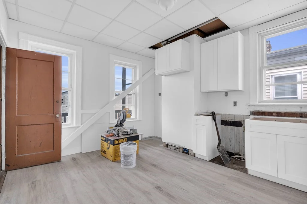 3 bed, 1 bath apartment for rent at 742 Bennington Unit 2, East Boston — photo 9 of 17