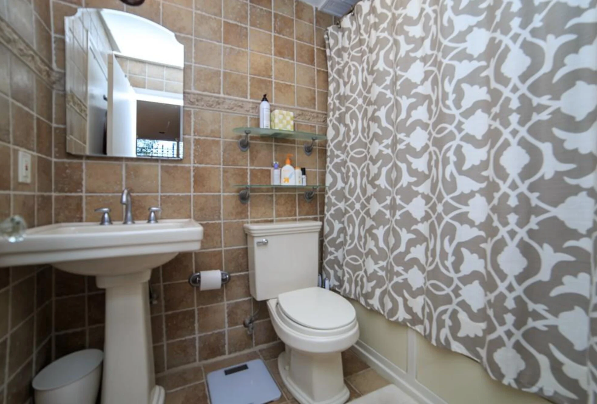 2 bed, 1 bath apartment for rent at 743 East 4th St Unit 103, South Boston — photo 9 of 11