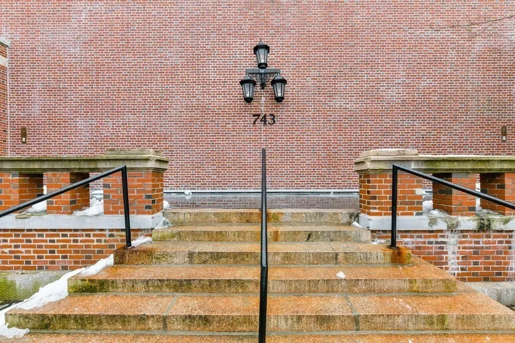 2 bed, 1 bath apartment for rent at 743 East 4th St Unit 205, South Boston — photo 18 of 19
