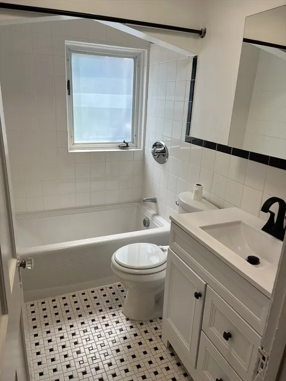 3 bed, 2 bath apartment for rent at 744 Boylston St Unit 1, Back Bay — photo 20 of 27