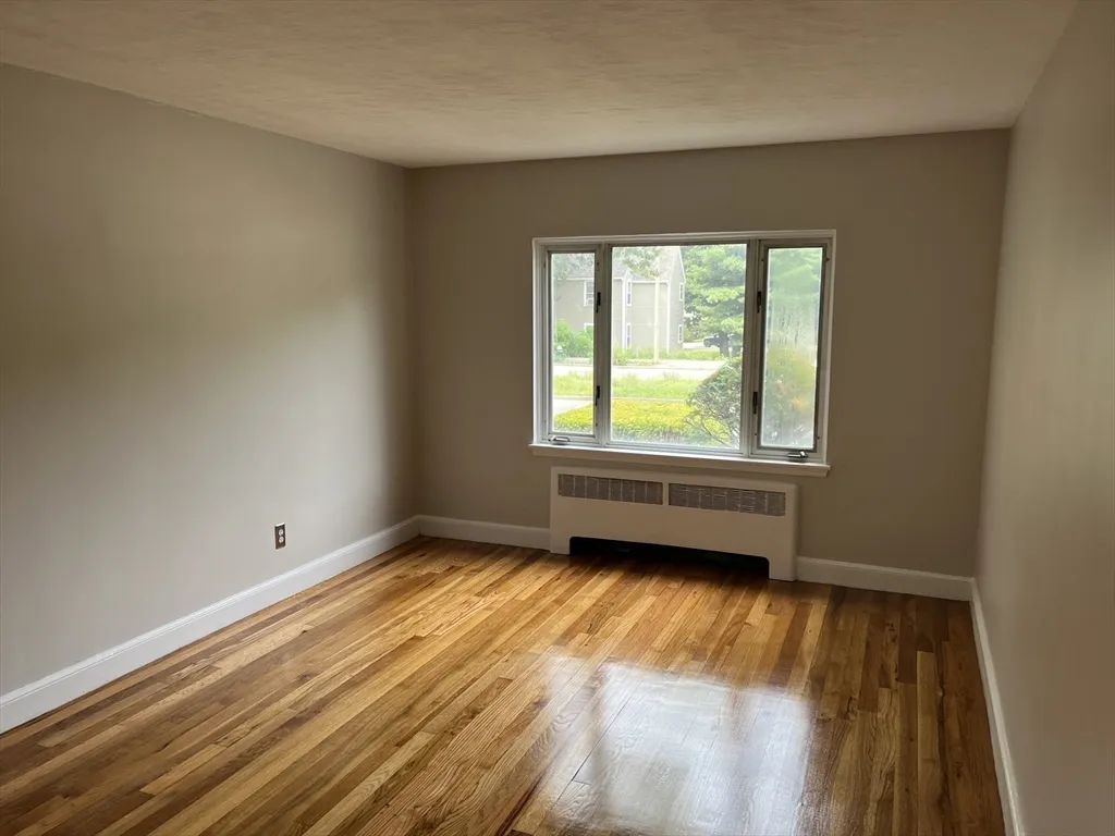 3 bed, 2 bath apartment for rent at 744 Boylston St Unit 1, Back Bay — photo 11 of 27