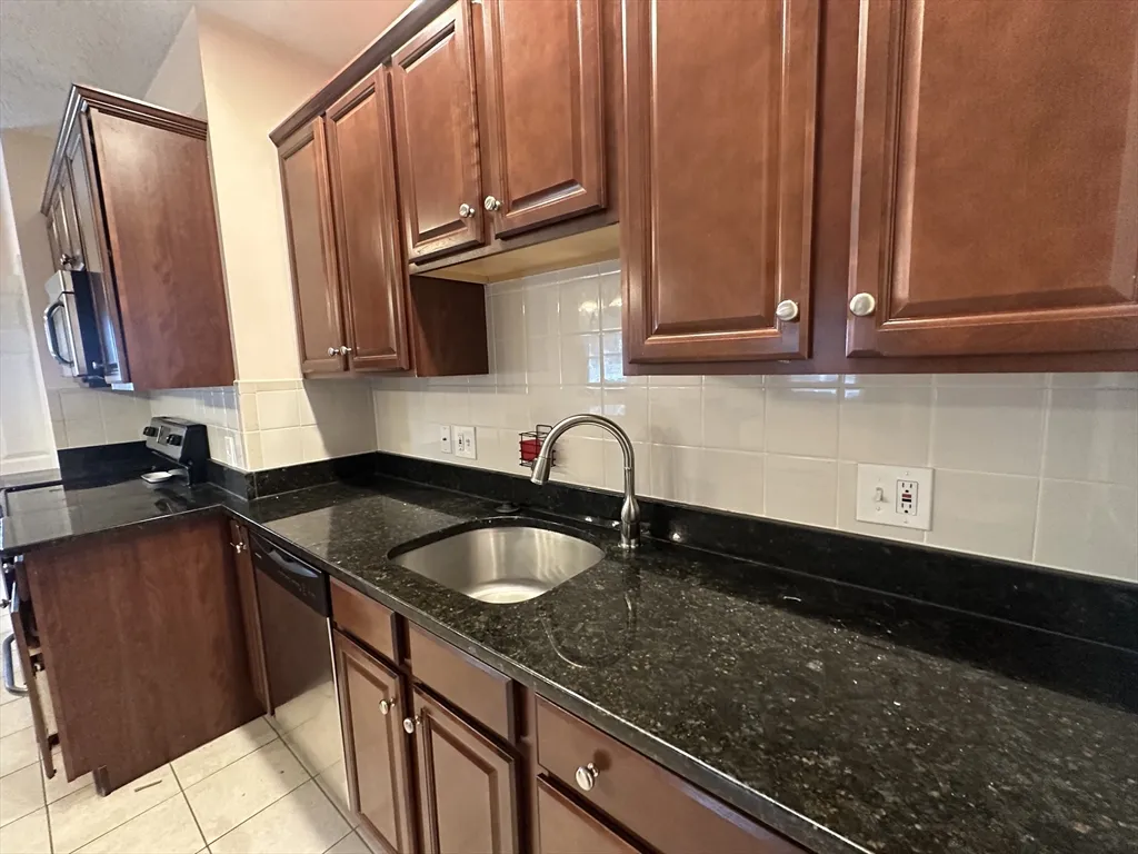 1 bed, 1 bath apartment for rent at 744 East 4th St Unit 1, South Boston — photo 16 of 25