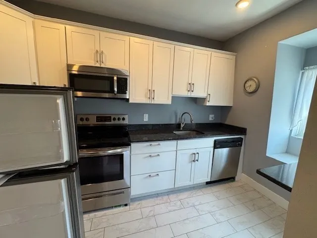 2 bed, 1 bath apartment for rent at 744 East 4th St Unit 3, South Boston — photo 2 of 21