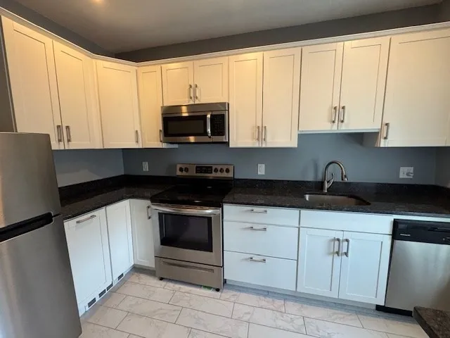 2 bed, 1 bath apartment for rent at 744 East 4th St Unit 3, South Boston