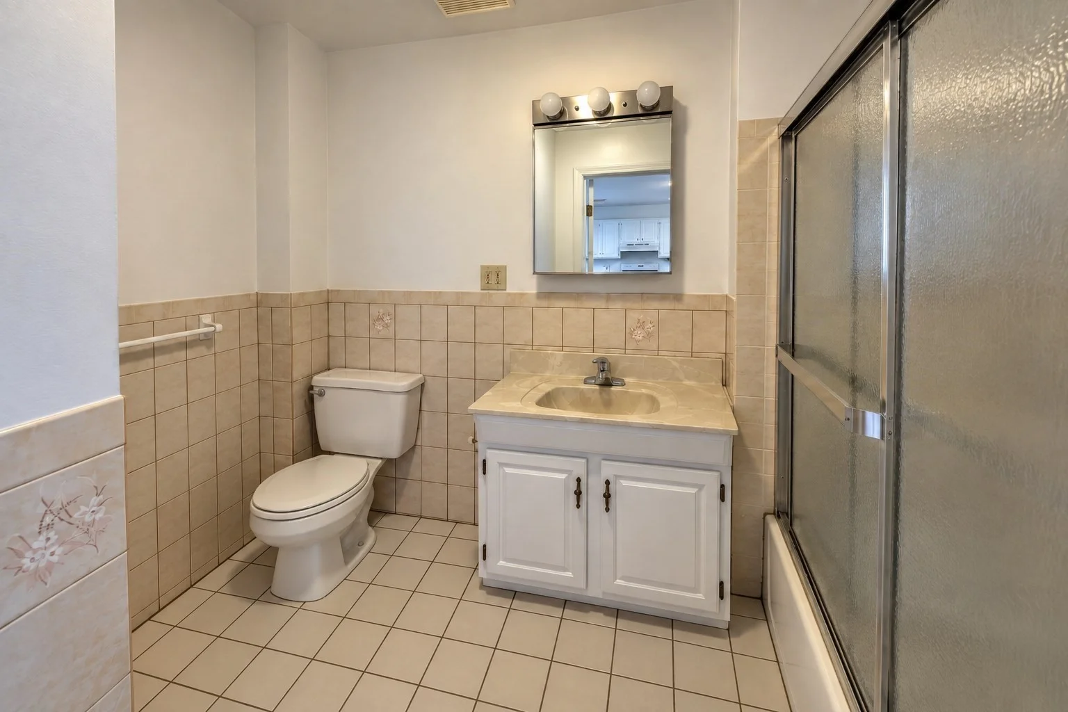 2 bed, 1 bath apartment for rent at 744 East Broadway Unit 3, South Boston — photo 3 of 7
