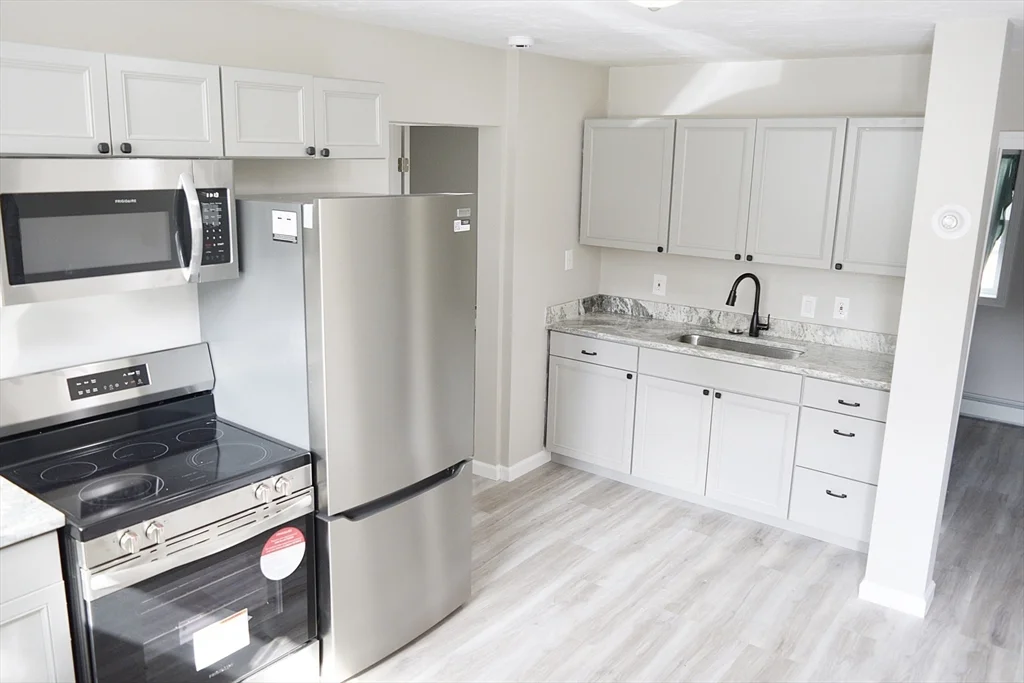 3 bed, 1 bath apartment for rent at 744 Grove St Unit 0, Worcester — photo 5 of 15