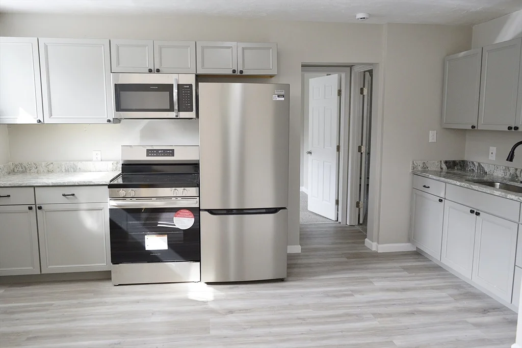 3 bed, 1 bath apartment for rent at 744 Grove St Unit 0, Worcester — photo 4 of 15