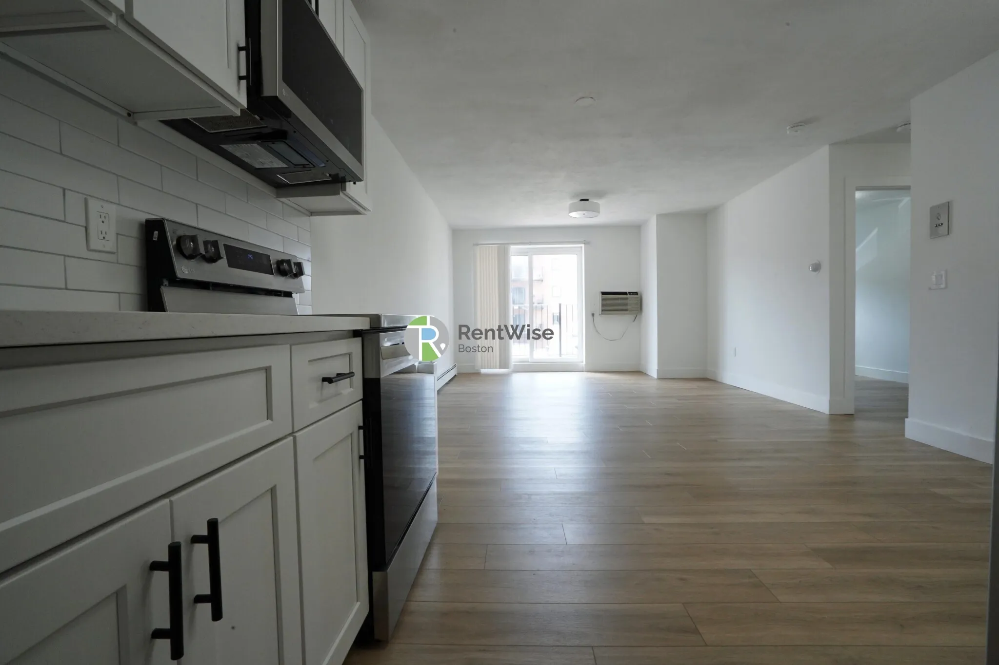 3 bed, 1 bath apartment for rent at 745 East 6th St Unit 11, South Boston — photo 5 of 20