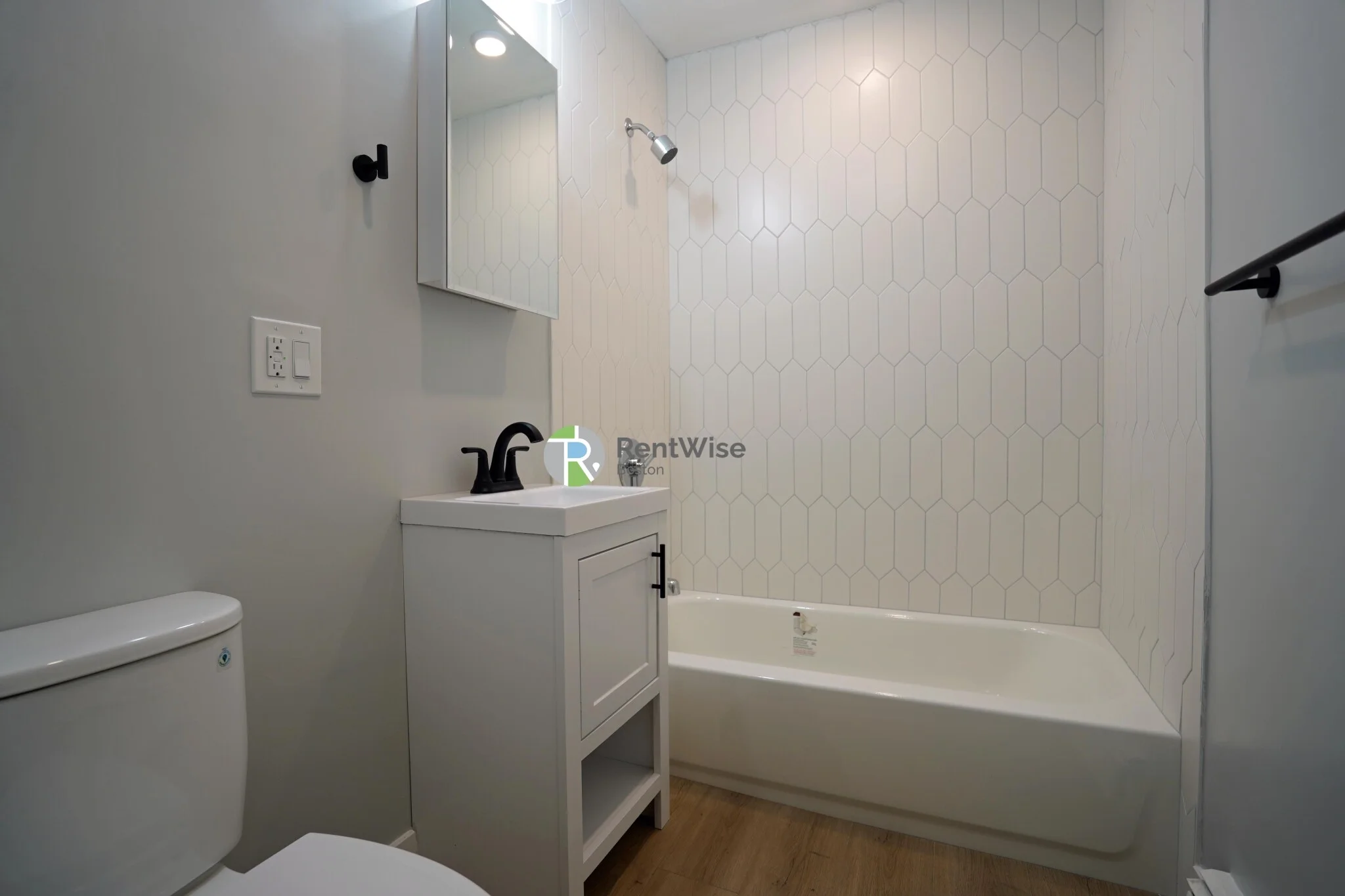 Studio bed, 1 bath apartment for rent at 745 East 6th St Unit 13, South Boston — photo 3 of 12