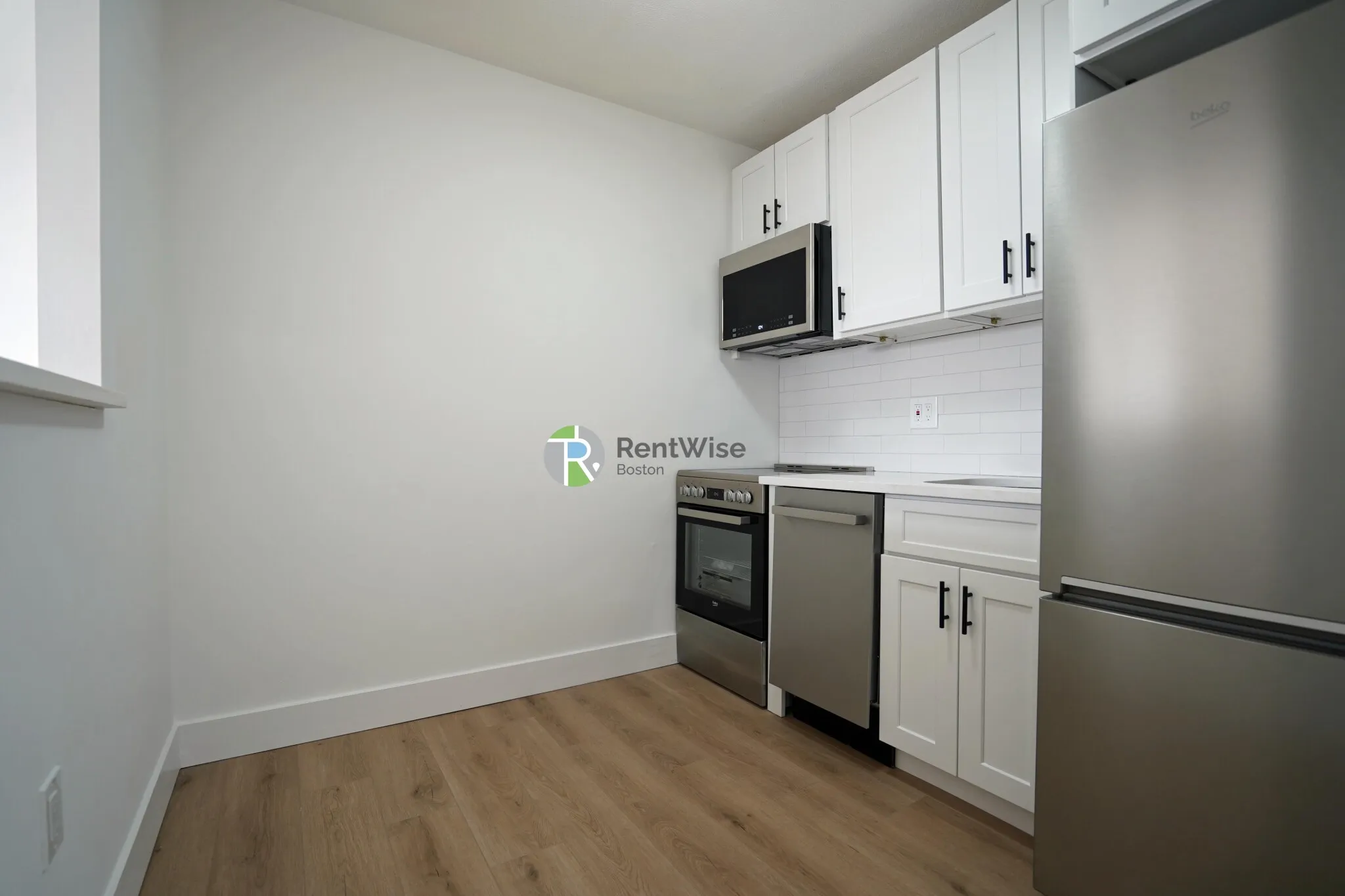 Studio bed, 1 bath apartment for rent at 745 East 6th St Unit 13, South Boston — photo 8 of 12
