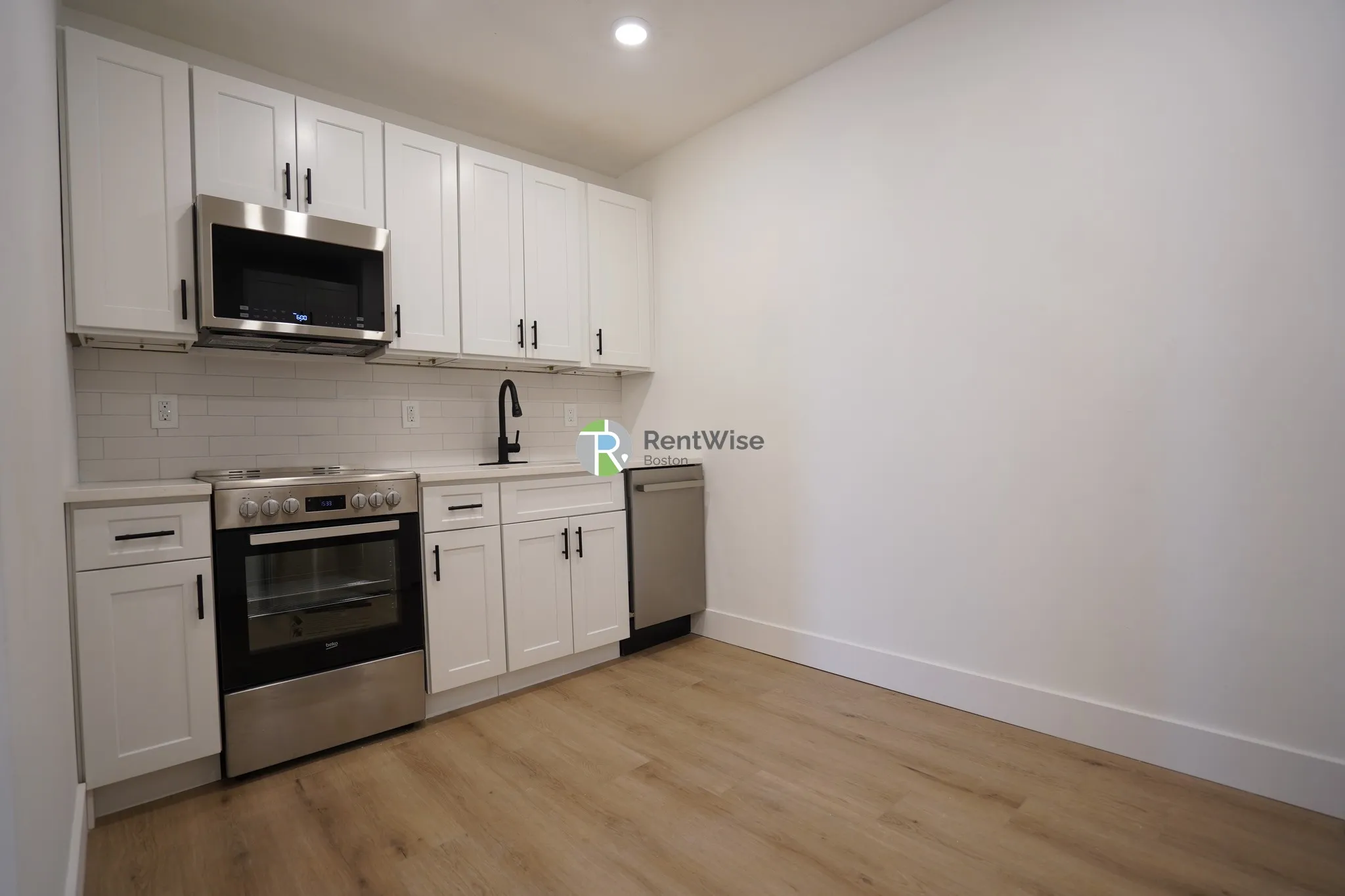 2 bed, 1 bath apartment for rent at 745 East 6th St Unit 17, South Boston — photo 6 of 18