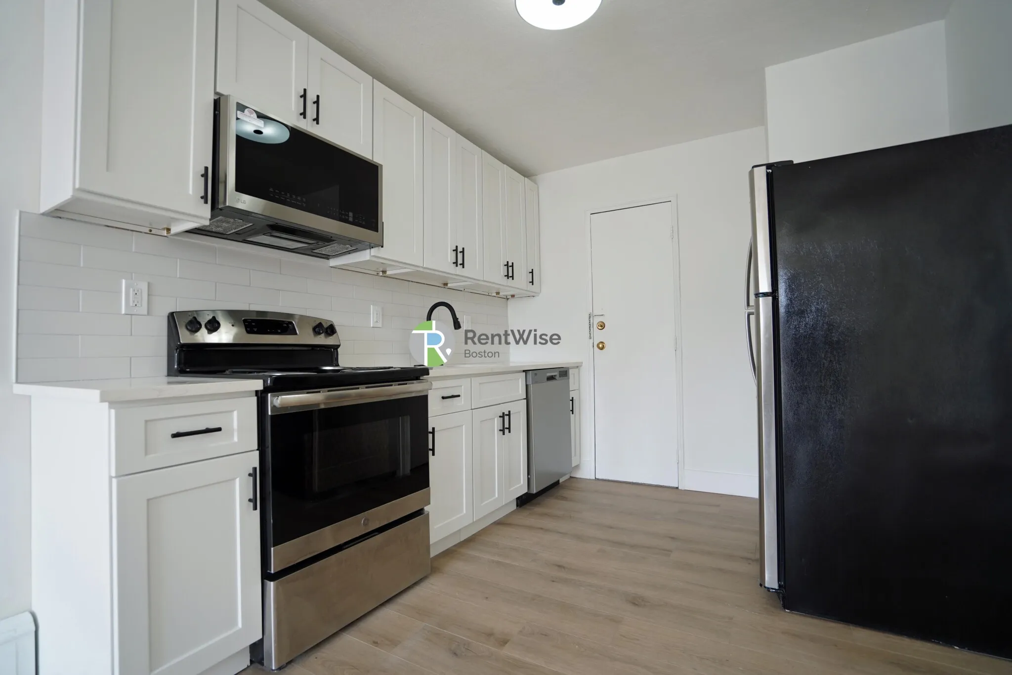 3 bed, 1 bath apartment for rent at 745 East 6th St Unit 19, South Boston — photo 5 of 20