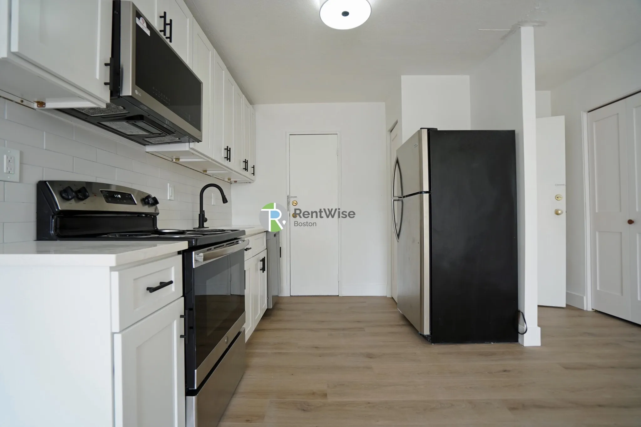 3 bed, 1 bath apartment for rent at 745 East 6th St Unit 22, South Boston — photo 6 of 22