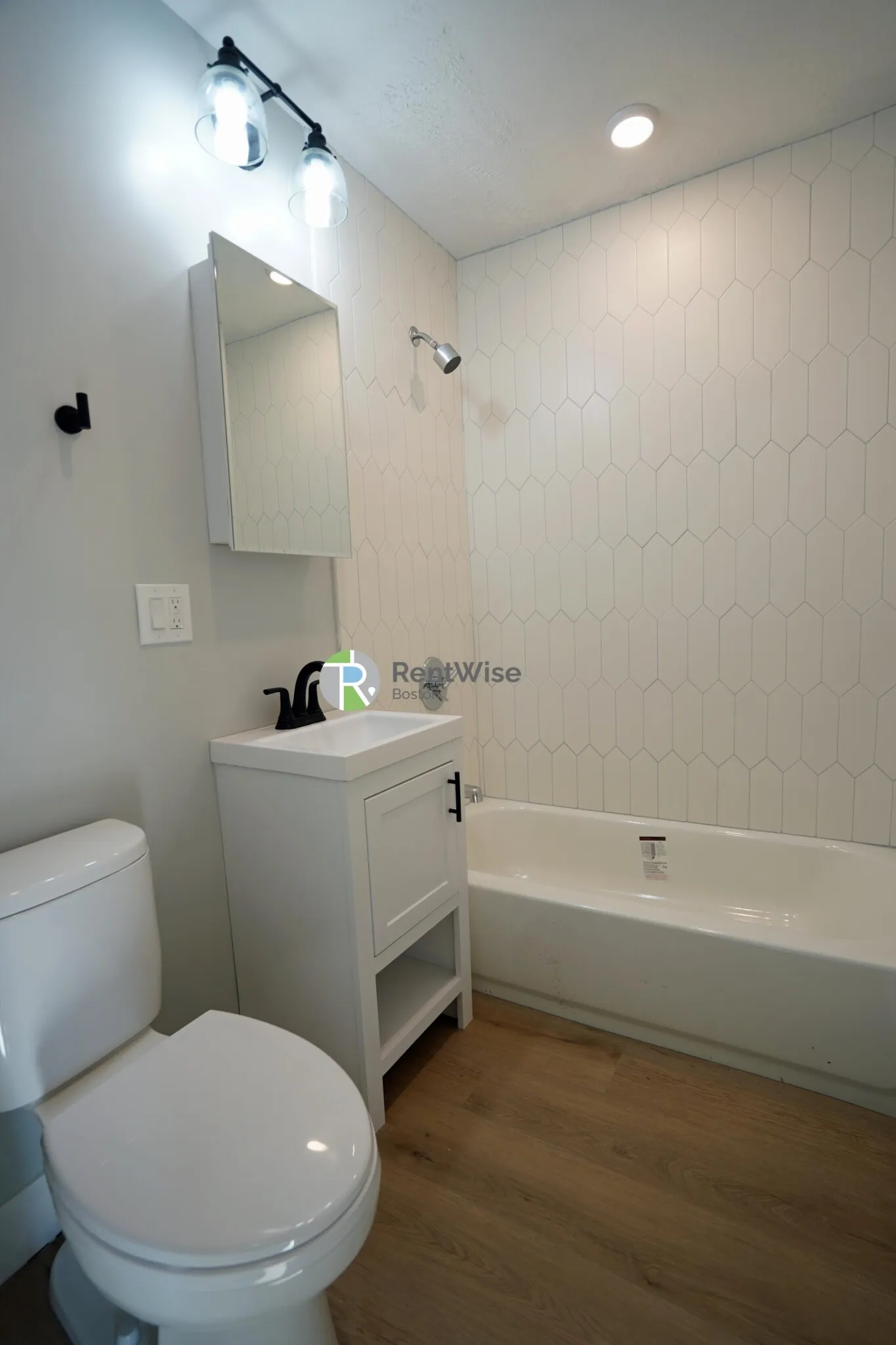 3 bed, 1 bath apartment for rent at 745 East 6th St Unit 22, South Boston — photo 11 of 22