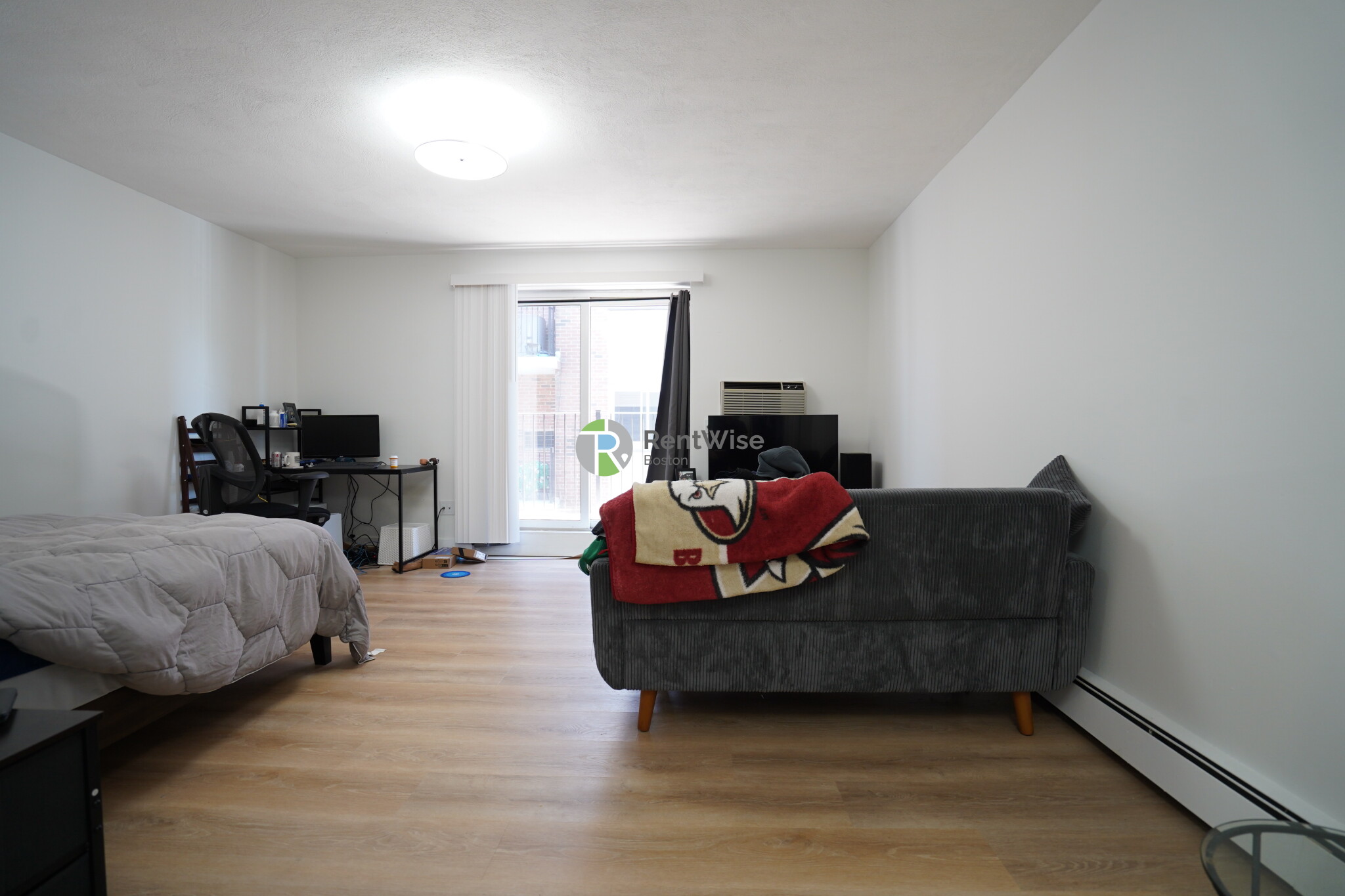 Studio bed, 1 bath apartment for rent at 745 East 6th St Unit 24, South Boston — photo 2 of 9