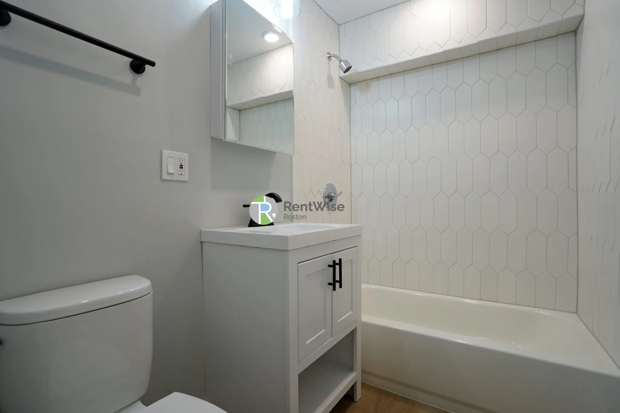 Studio bed, 1 bath apartment for rent at 745 East 6th St Unit 3, South Boston — photo 9 of 10