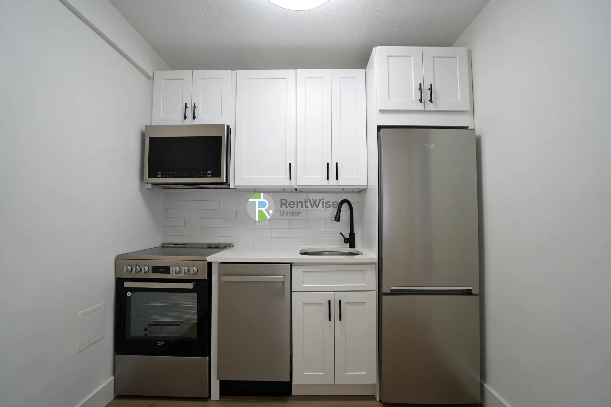 Studio bed, 1 bath apartment for rent at 745 East 6th St Unit 3, South Boston — photo 8 of 10
