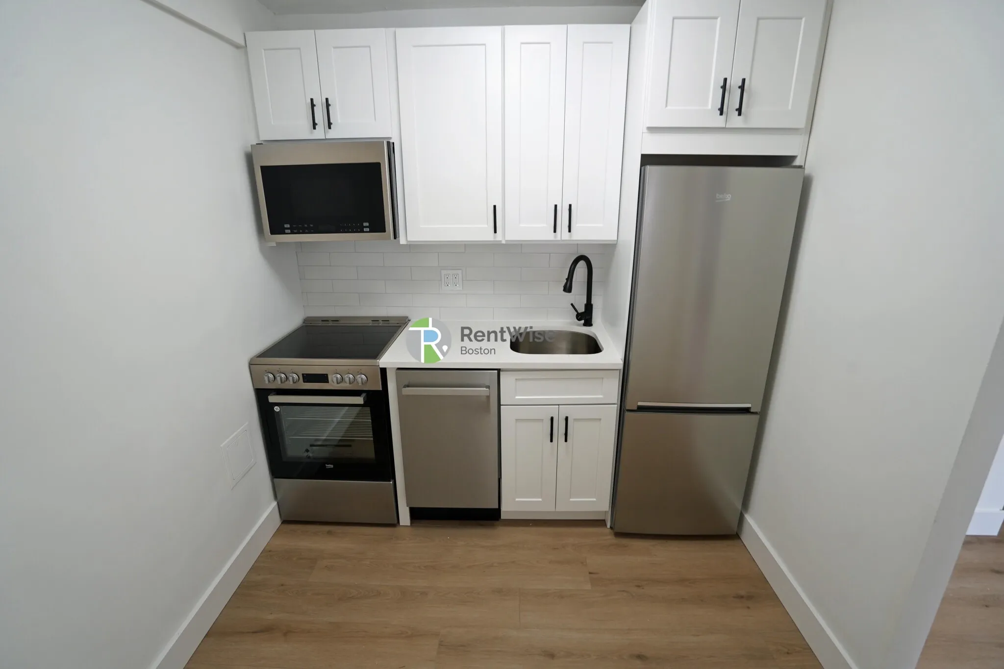 Studio bed, 1 bath apartment for rent at 745 East 6th St Unit 3, South Boston — photo 7 of 10