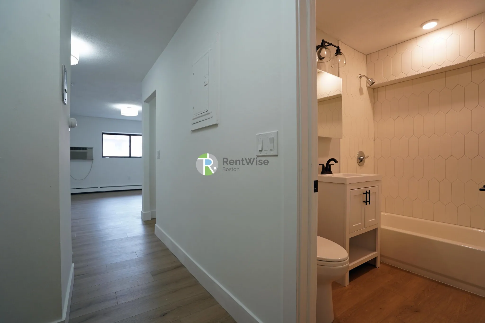 Studio bed, 1 bath apartment for rent at 745 East 6th St Unit 3, South Boston — photo 1 of 10