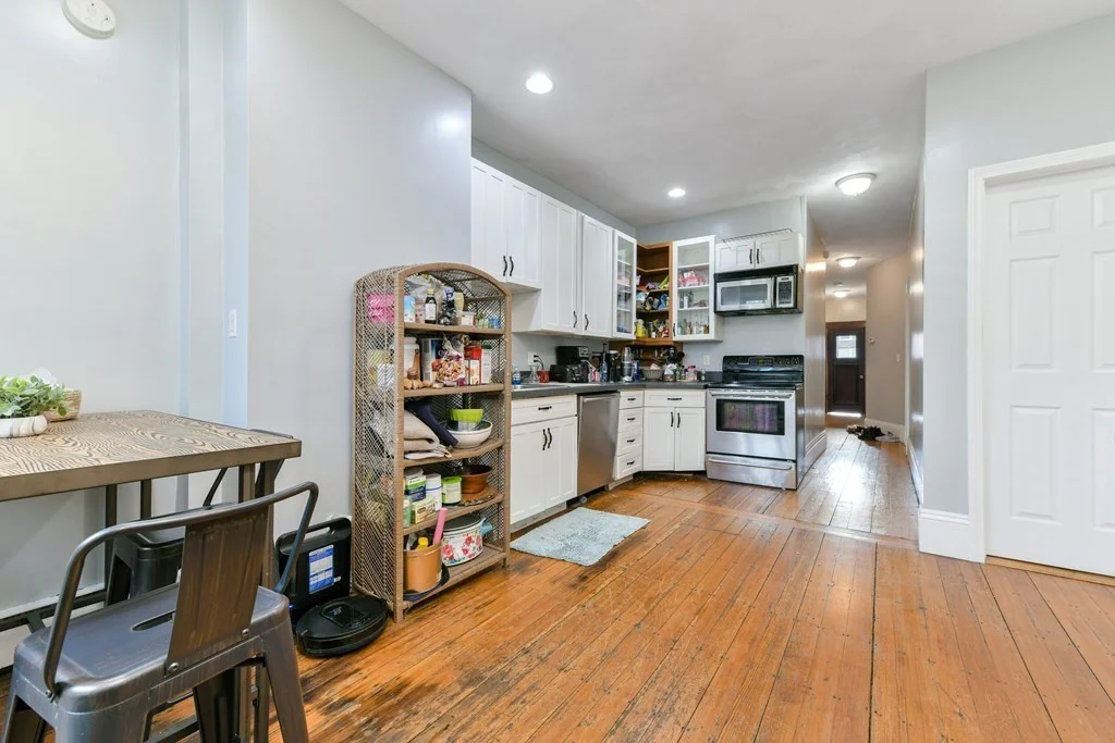 3 bed, 1 bath apartment for rent at 748 E 3rd Unit 1, South Boston — photo 5 of 12