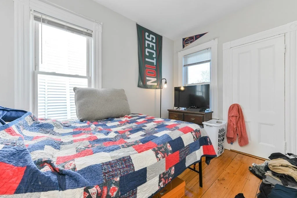 4 bed, 1 bath apartment for rent at 748 E 3rd Unit 2, South Boston — photo 11 of 16