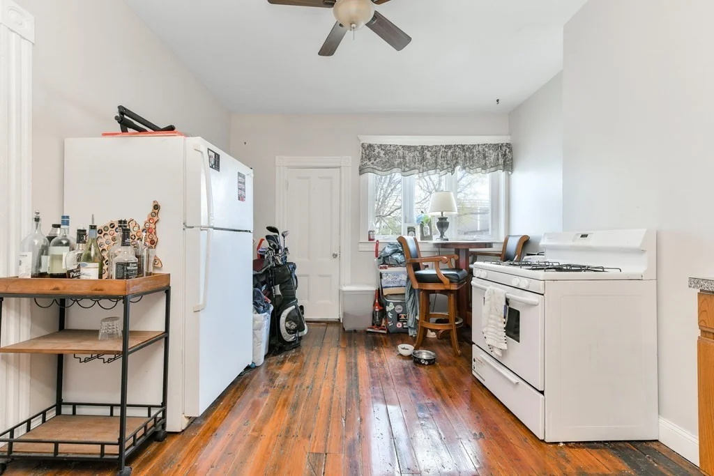 4 bed, 1 bath apartment for rent at 748 E 3rd Unit 2, South Boston — photo 5 of 16